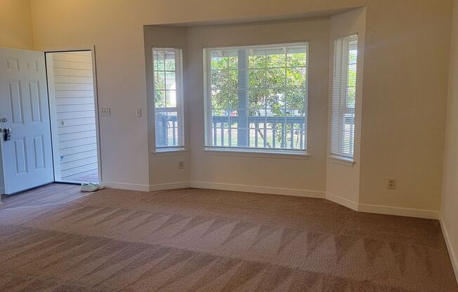 15321-15323 9th Ave E