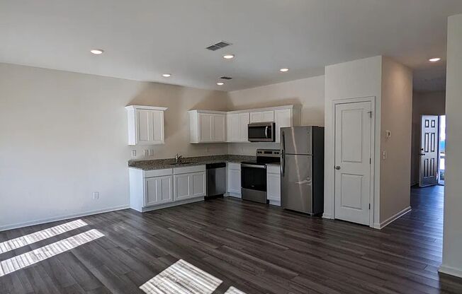 136 SWINDON DR