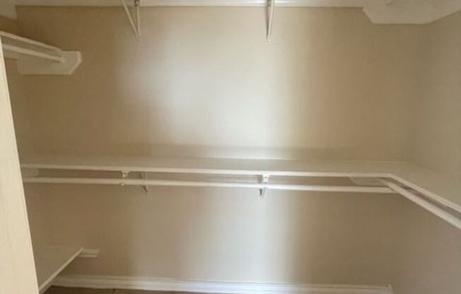 2 beds, 1 bath, 900 sqft, $1,195, Unit Villa Dorada 6