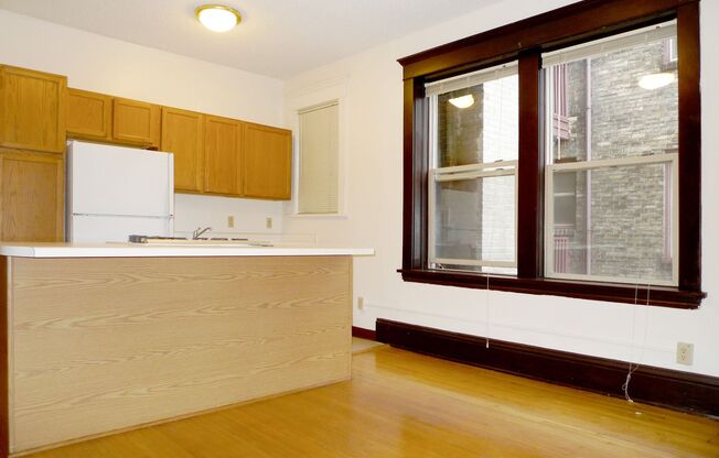 2 beds, 2 baths, 1,000 sqft, $1,475, Unit 5 - 130 - 2