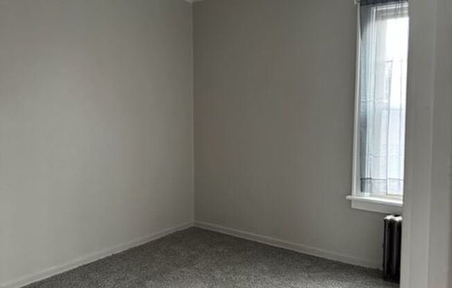 2 beds, 1 bath, 650 sqft, $1,195, Unit 601-11