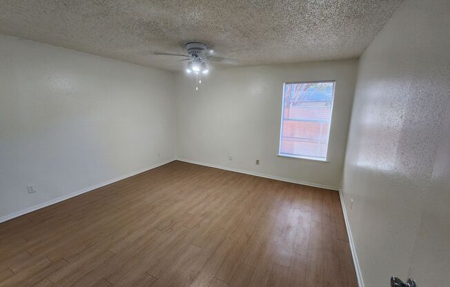 2 beds, 2 baths, 960 sqft, $1,500, Unit LAW15-208