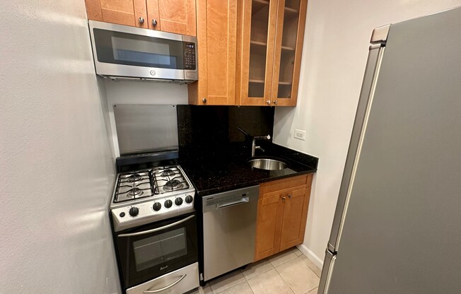 1 bed, 1 bath, $4,395, Unit PHF