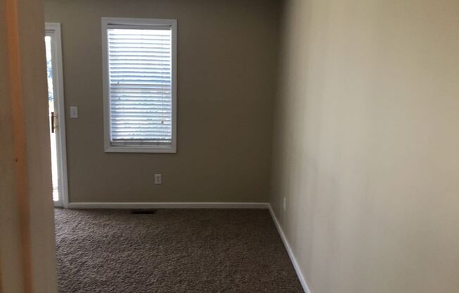 3 beds, 2.5 baths, 2,640 sqft, $1,795, Unit 526