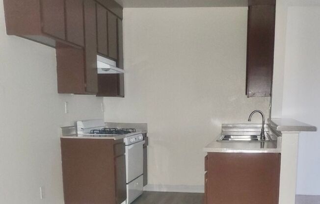 1 bed, 1 bath, 536 sqft, $1,895, Unit 27