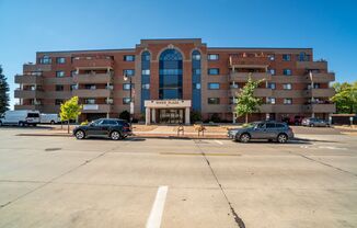 Welcome to River Plaza!