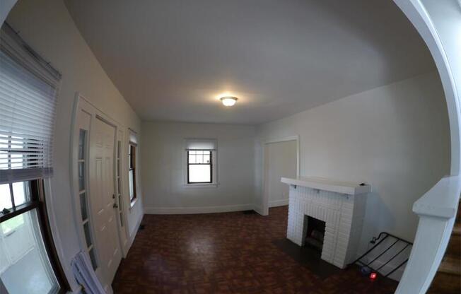 915 WOODSTOCK