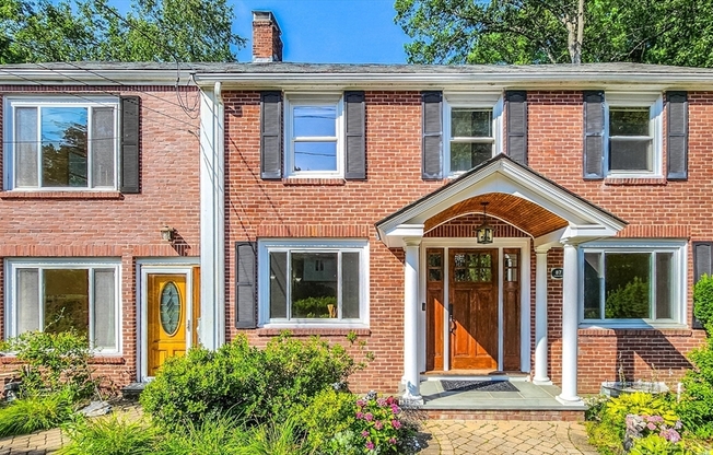87 WOODWARD ST