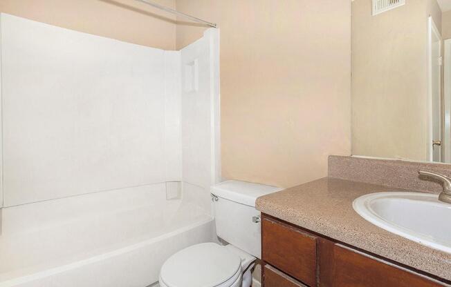 Hillcrest Village - Apartments in Alvin, TX