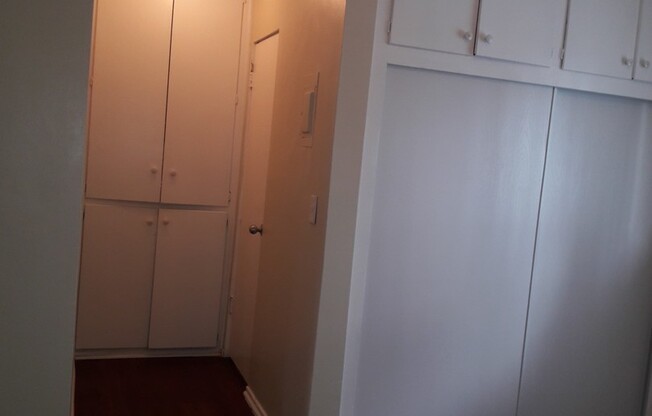 1 bed, 1 bath, 550 sqft, $1,700, Unit 1079-7