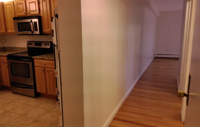 32 F WHITES AVE