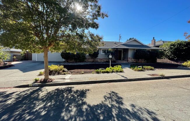 Lovely Santa Rosa 3 bedroom 3 bathroom Home in the Hidden Valley Neighborhood