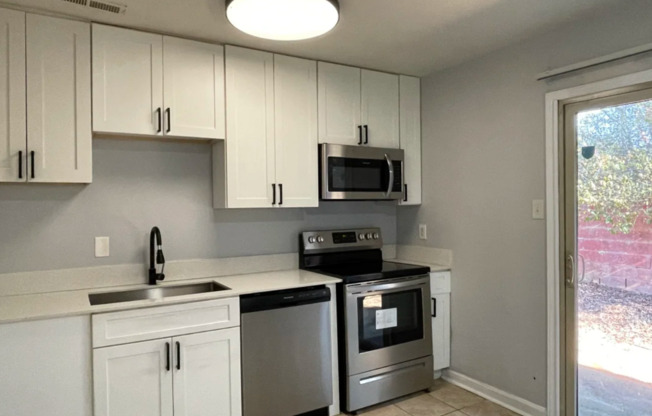 2 beds, 1.5 baths, $1,225, Unit 1106 Marble St. Apt. # D