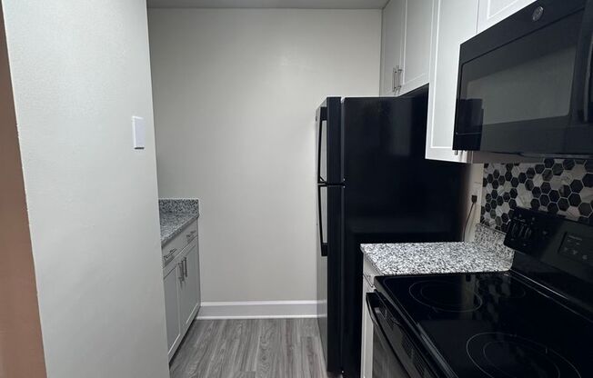 2 beds, 2 baths, 1,017 sqft, $2,000, Unit 902 #2B