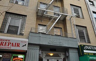 113 E 31 ST