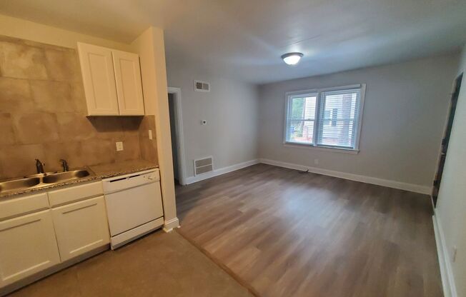 2 beds, 1 bath, $950