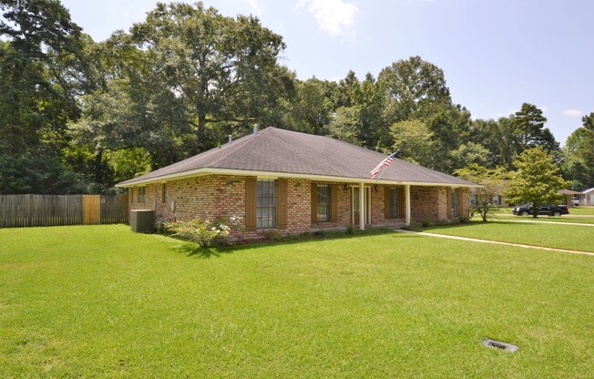 Newly renovated home in Beau Village Subdivision in Denham Springs near I-12