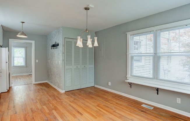 1306 HENNING AVE
