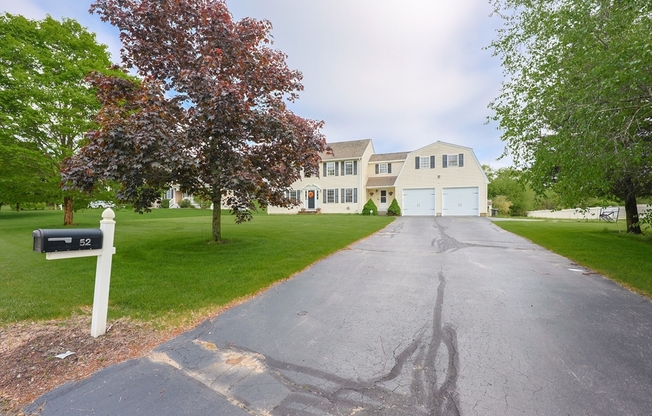 52 GALWAY DR