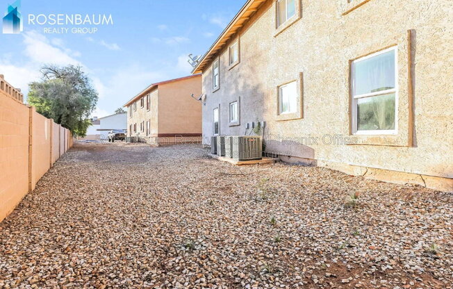 2 beds, 1 bath, 775 sqft, $999, Unit 112