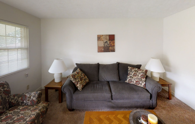 245 CRABAPPLE CIR