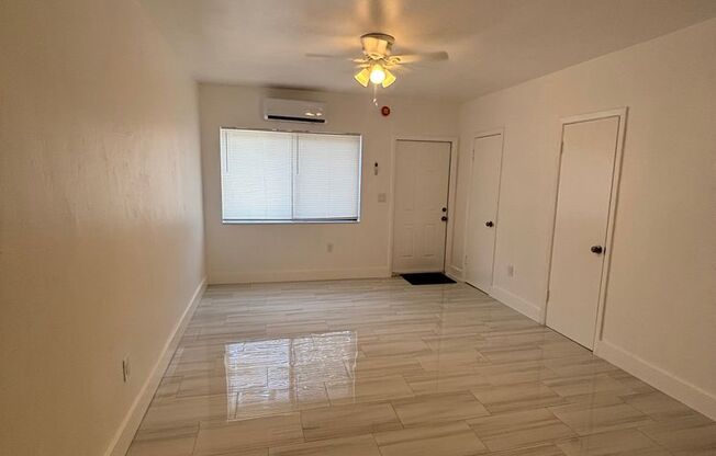 Studio, 1 bath, 372 sqft, $1,600, Unit #2