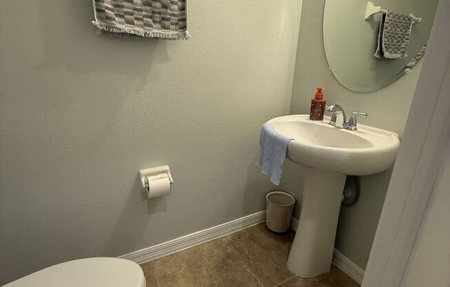 3 beds, 3 baths, $2,400