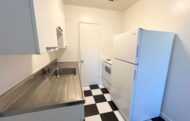 1 bed, 1 bath, $1,595, Unit 05