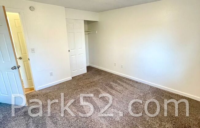 2 beds, 1 bath, $1,395, Unit 14424-1