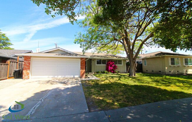 $3595 - 3 Bedroom 2 Bath Home with Remodeled Kitchen