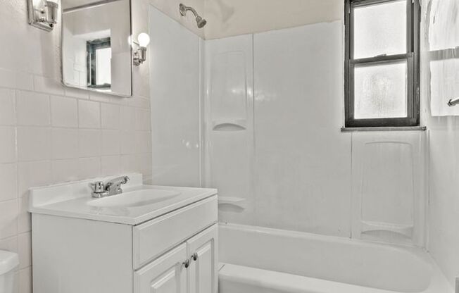 2 beds, 1 bath, 800 sqft, $475, Unit 2117 Brownsville Road Apt #A21