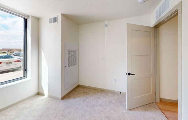 1 bed, 1 bath, 590 sqft, $895, Unit 905-301