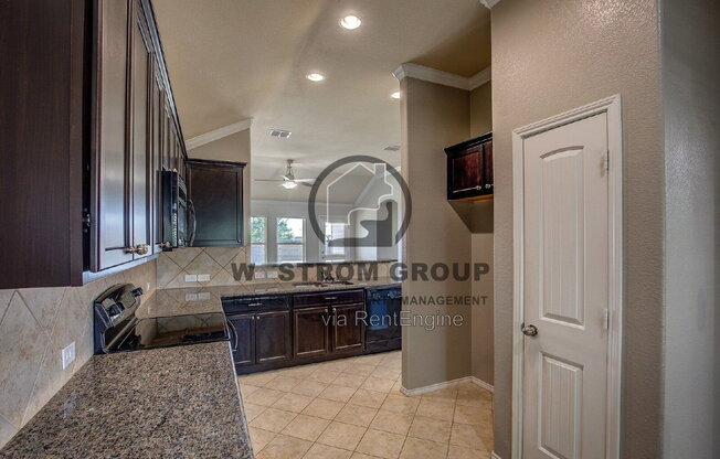 3 beds, 2 baths, 1,390 sqft, $1,895