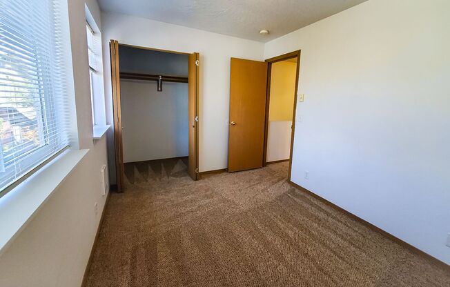 2 beds, 1.5 baths, 896 sqft, $1,495, Unit 660 LaSalle Street #1