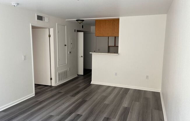 1 bed, 1 bath, 650 sqft, $2,100