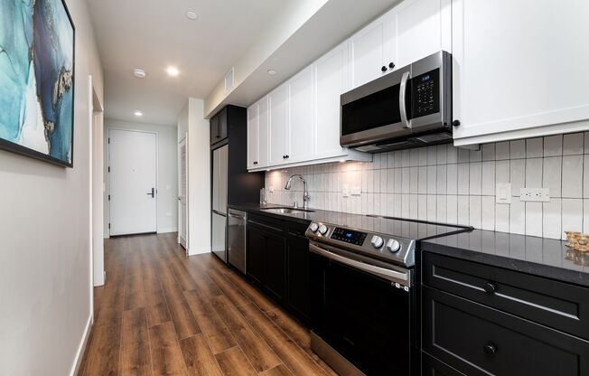 1 bed, 1 bath, 761 sqft, $2,850, Unit 204