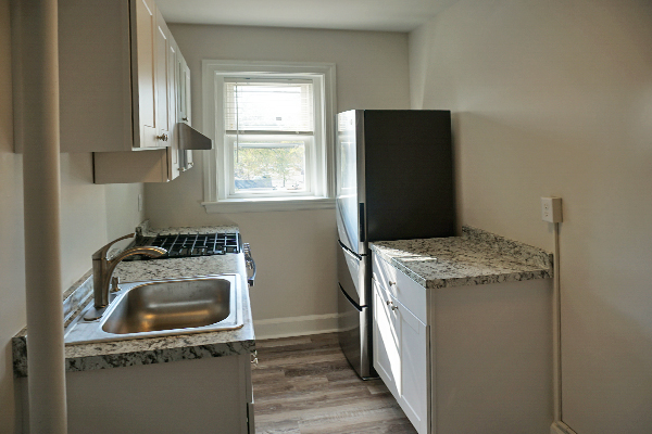 1 bed, 1 bath, 555 sqft, $2,350, Unit 95-09