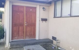 3 beds, 1 bath, $1,600