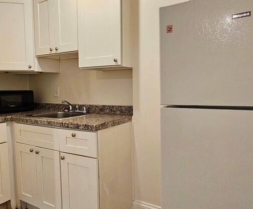 2 beds, 1 bath, 675 sqft, $1,550, Unit 106