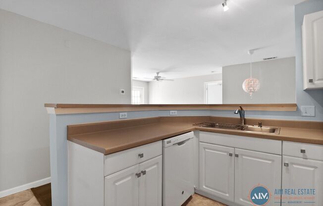 2 beds, 2 baths, $1,950, Unit UNIT 1517