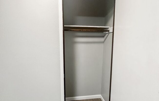 1 bed, 1 bath, 610 sqft, $1,100, Unit 72