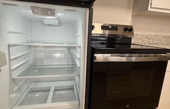 2 beds, 1 bath, 850 sqft, $2,200, Unit 6