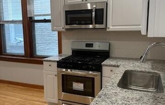 1424 N Maplewood Ave 2F