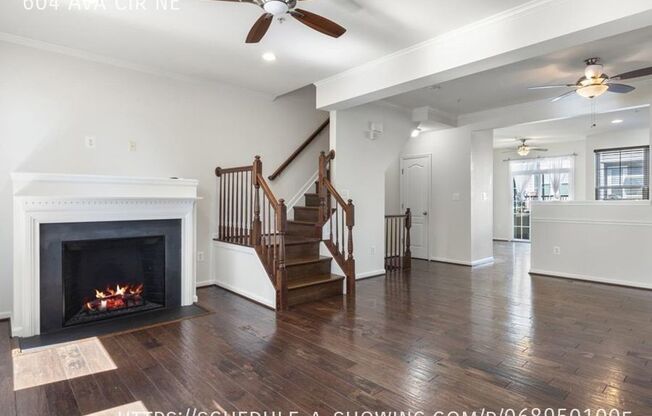 604 AVENIDA CIR NE