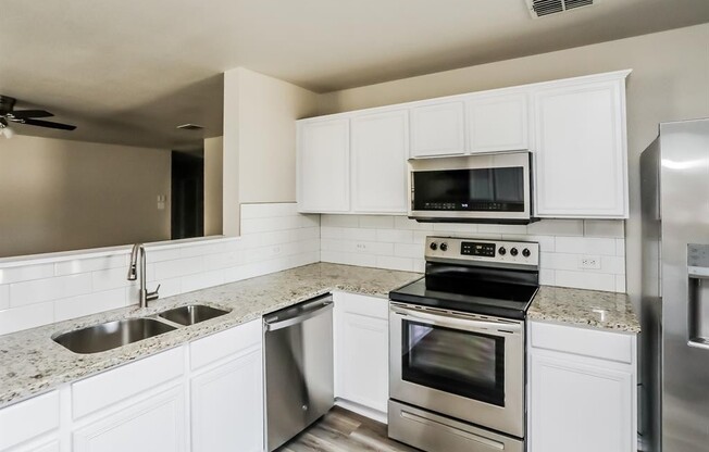 1048 CASTLE TOP DR