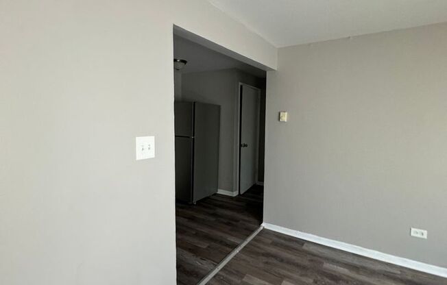 2 beds, 1 bath, $1,860, Unit 8223-2