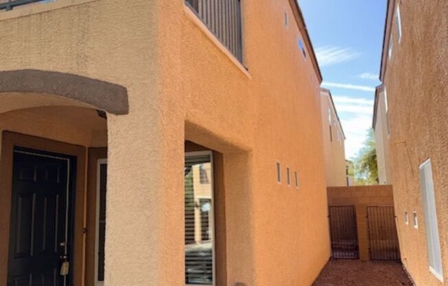 2-STORY HOME FOR RENT IN HENDERSON