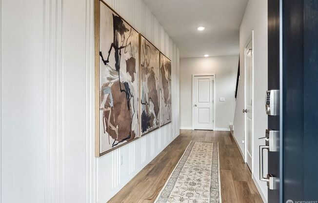 Modern 4-Bedroom Home with Bonus Room & Luxury Primary Suite in Sinclair Ridge