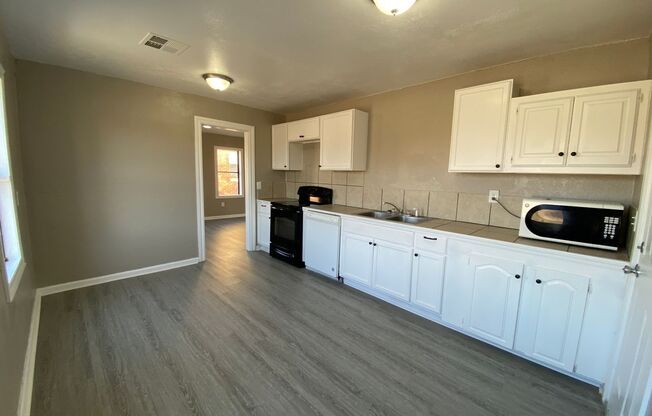 2 Bedroom Home Available Now in OKC!!!