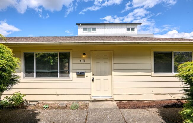 Updated 2 Bedroom, 1 Bathroom Duplex in the Heart of North Portland